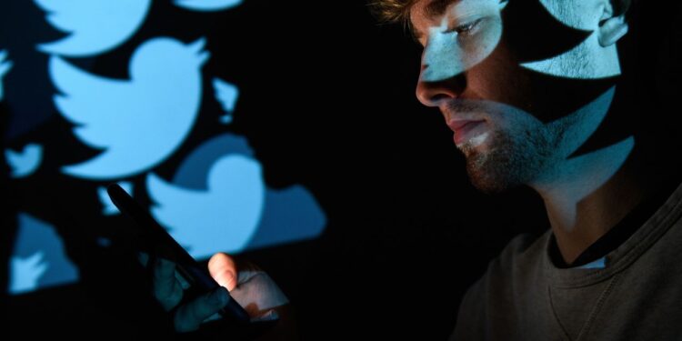 La maggior parte degli utenti di Twitter è lì solo per guardare, secondo nuove ricerche
