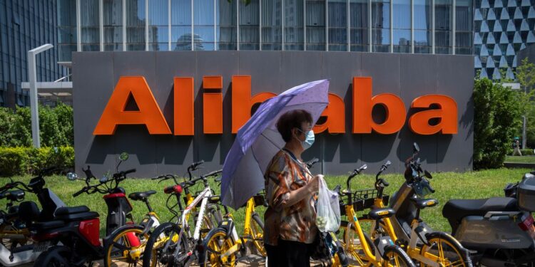 Le azioni di Alibaba crollano dopo che gli utili sono diminuiti