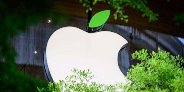 Secondo quanto riferito, Apple sta accelerando i piani per i veicoli elettrici