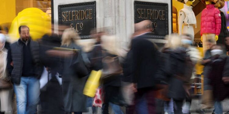 La fiducia dei consumatori nel Regno Unito migliora nonostante l’aumento dell’inflazione